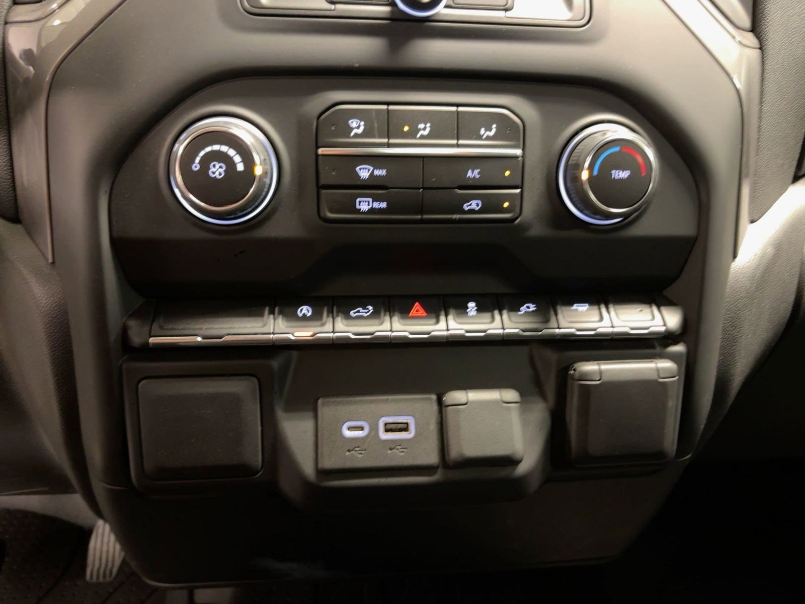 2021 Chevrolet Silverado 1500 Custom photo 16