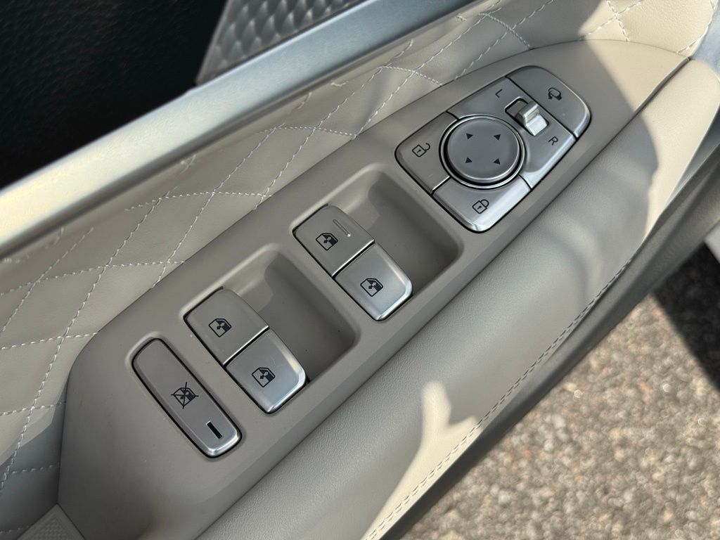 2023 Genesis G70 3.3T Sport Prestige photo 23