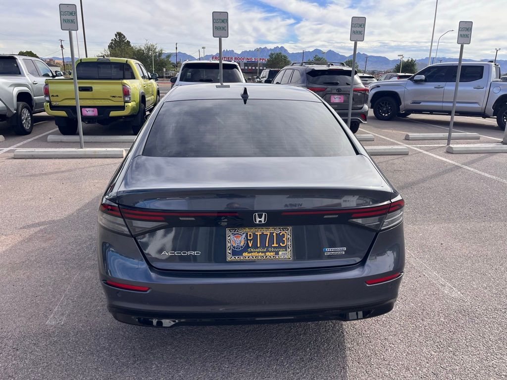 2024 Honda Accord Hybrid Touring photo 2