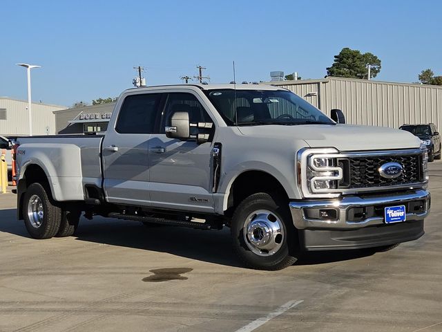 2026 Ford F-350 XLT photo 2