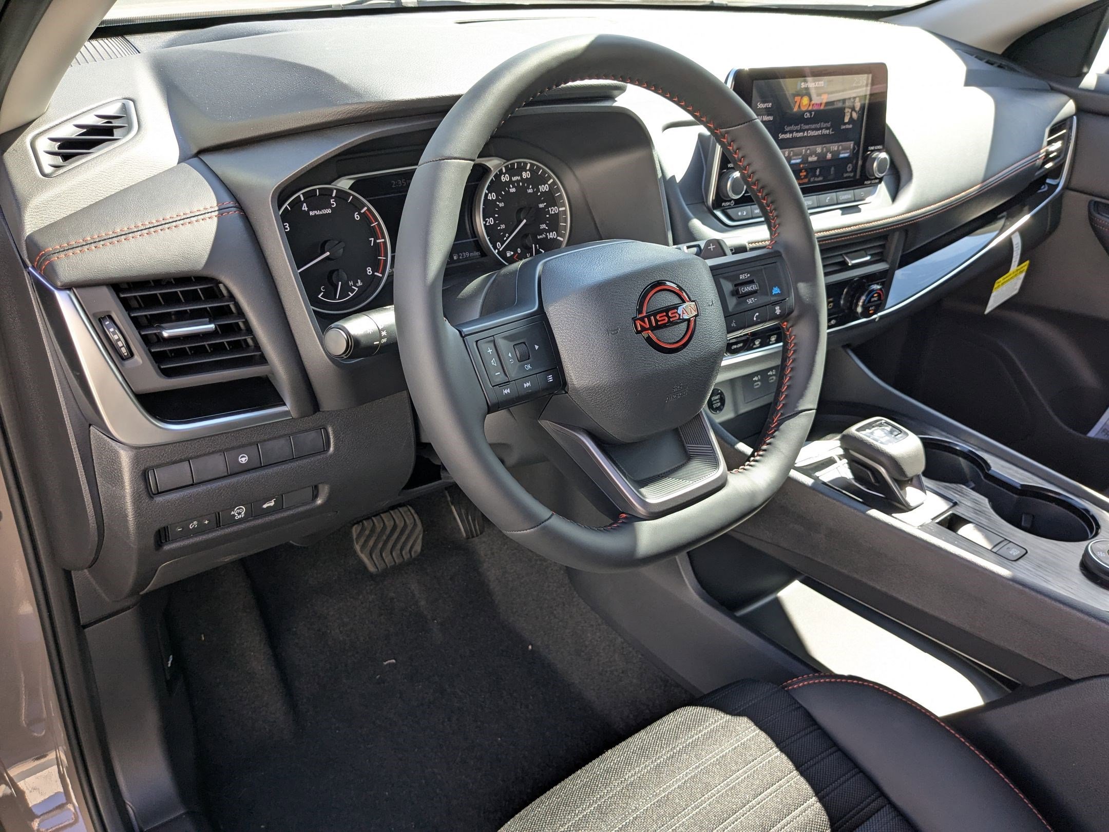 2026 Nissan Rogue SV photo 9