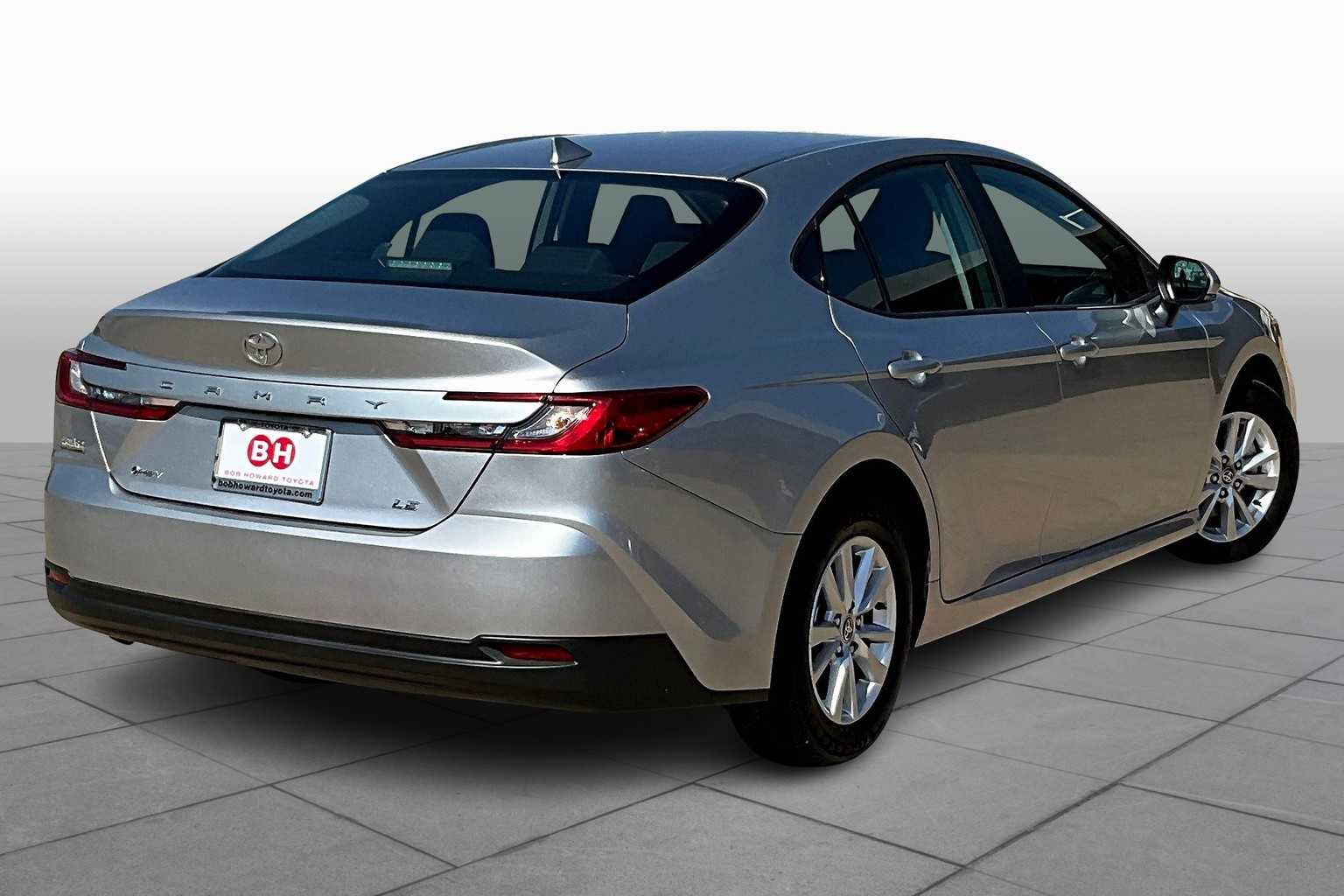 2025 Toyota Camry LE photo 11
