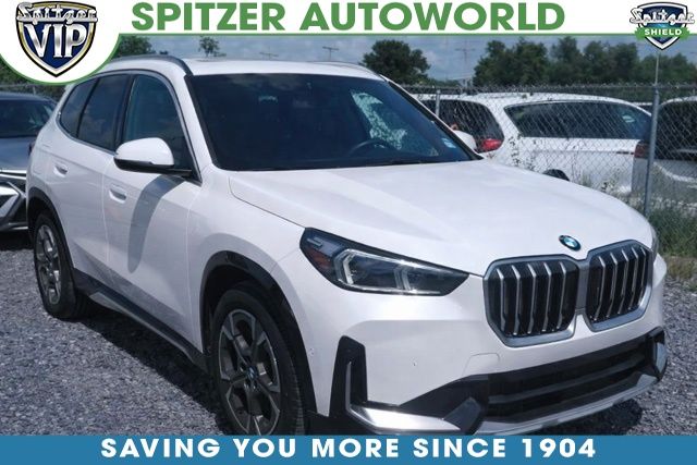 2025 BMW X1 28i's photo