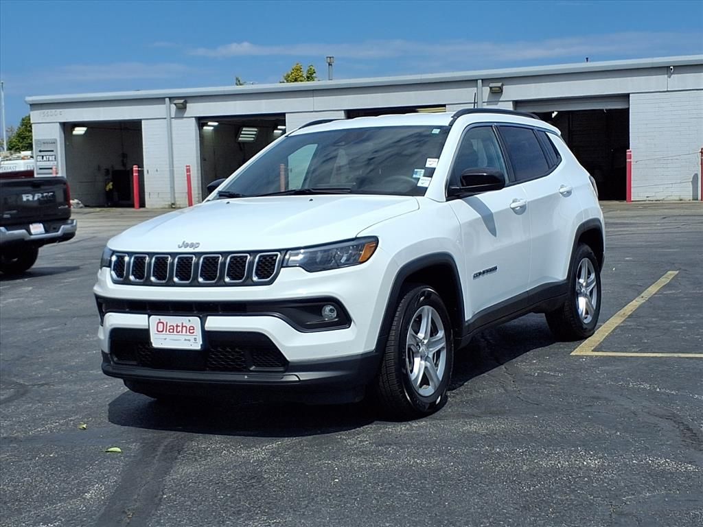 Used 2024 Jeep Compass Latitude with VIN 3C4NJDBN4RT607196 for sale in Kansas City