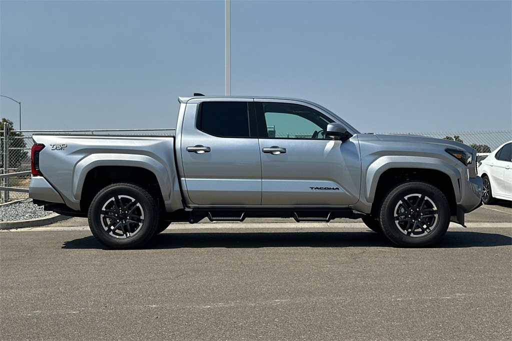 2025 Toyota Tacoma TRD Sport 4x4 Double Cab photo 3