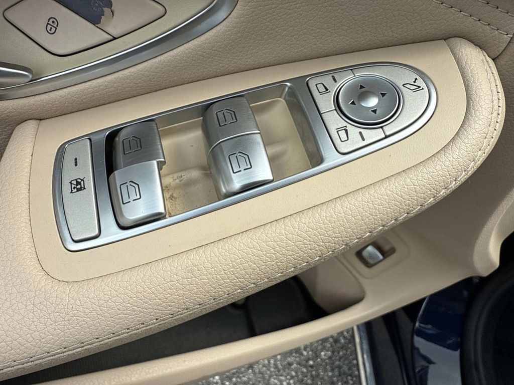 2016 Mercedes Benz C 300 photo 20