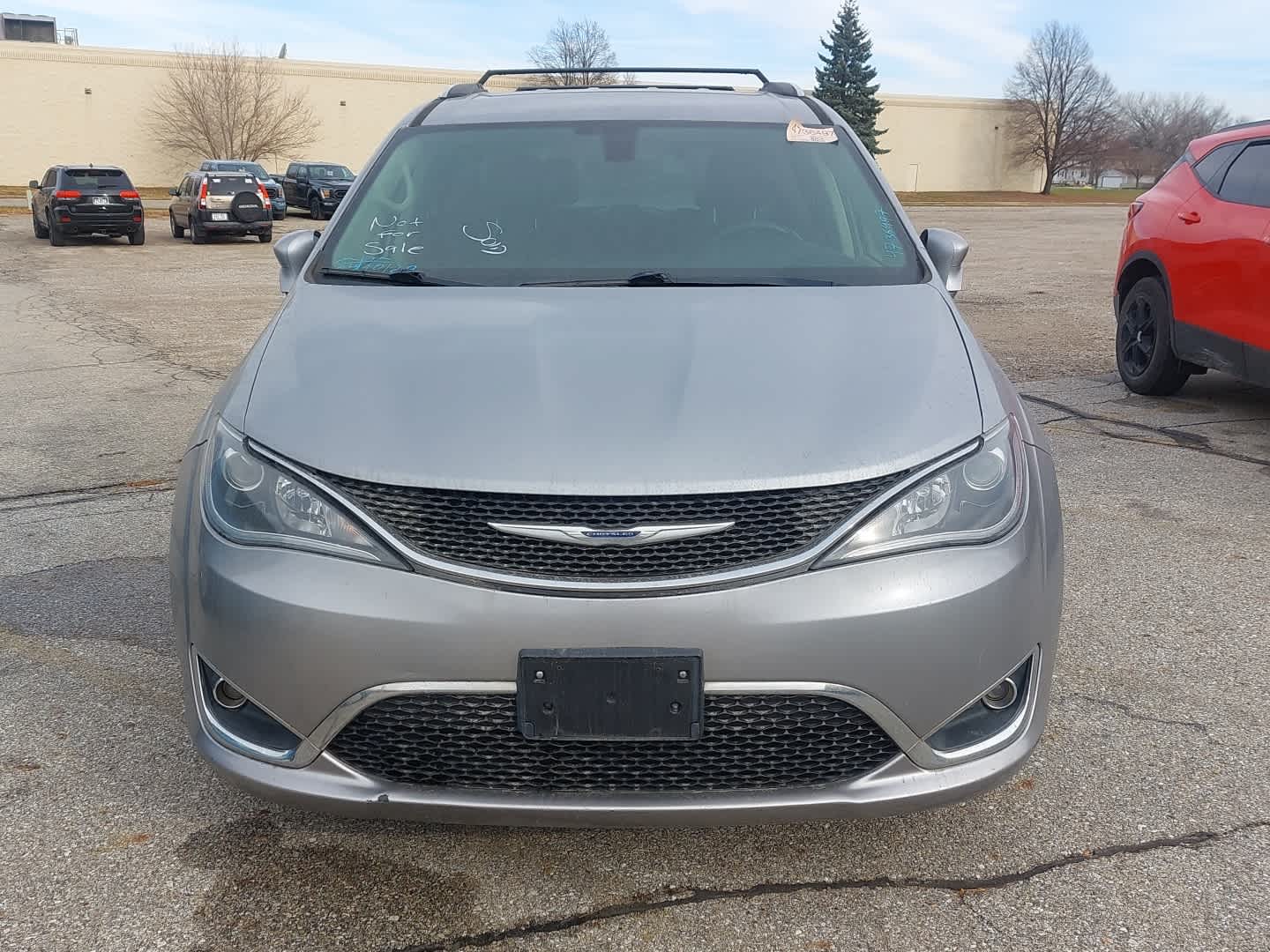 2018 Chrysler Pacifica Touring L photo 2