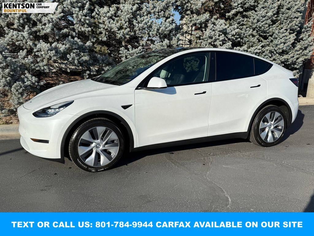 2023 Tesla Model Y Long Range's photo