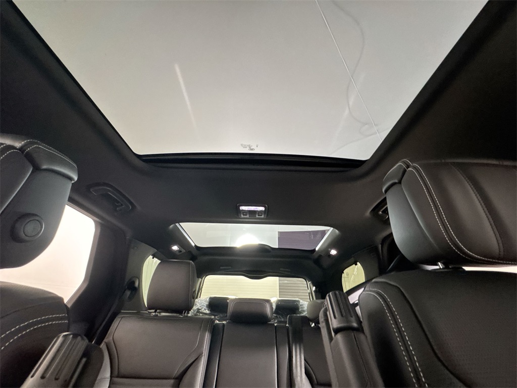 2025 Land Rover Discovery SE photo 18