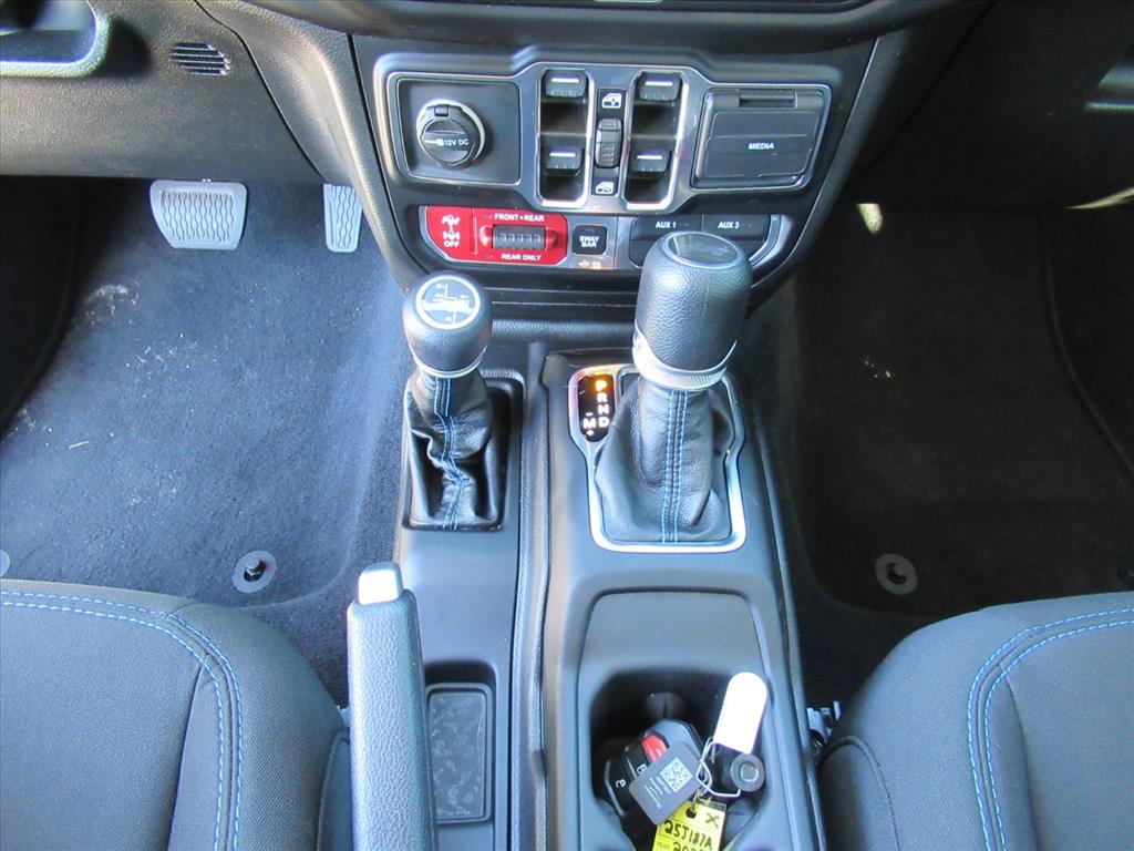 2023 Jeep Wrangler Rubicon 4xe photo 23
