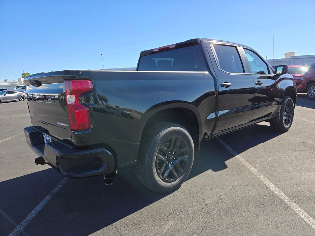 2026 Chevrolet Silverado Custom photo 3