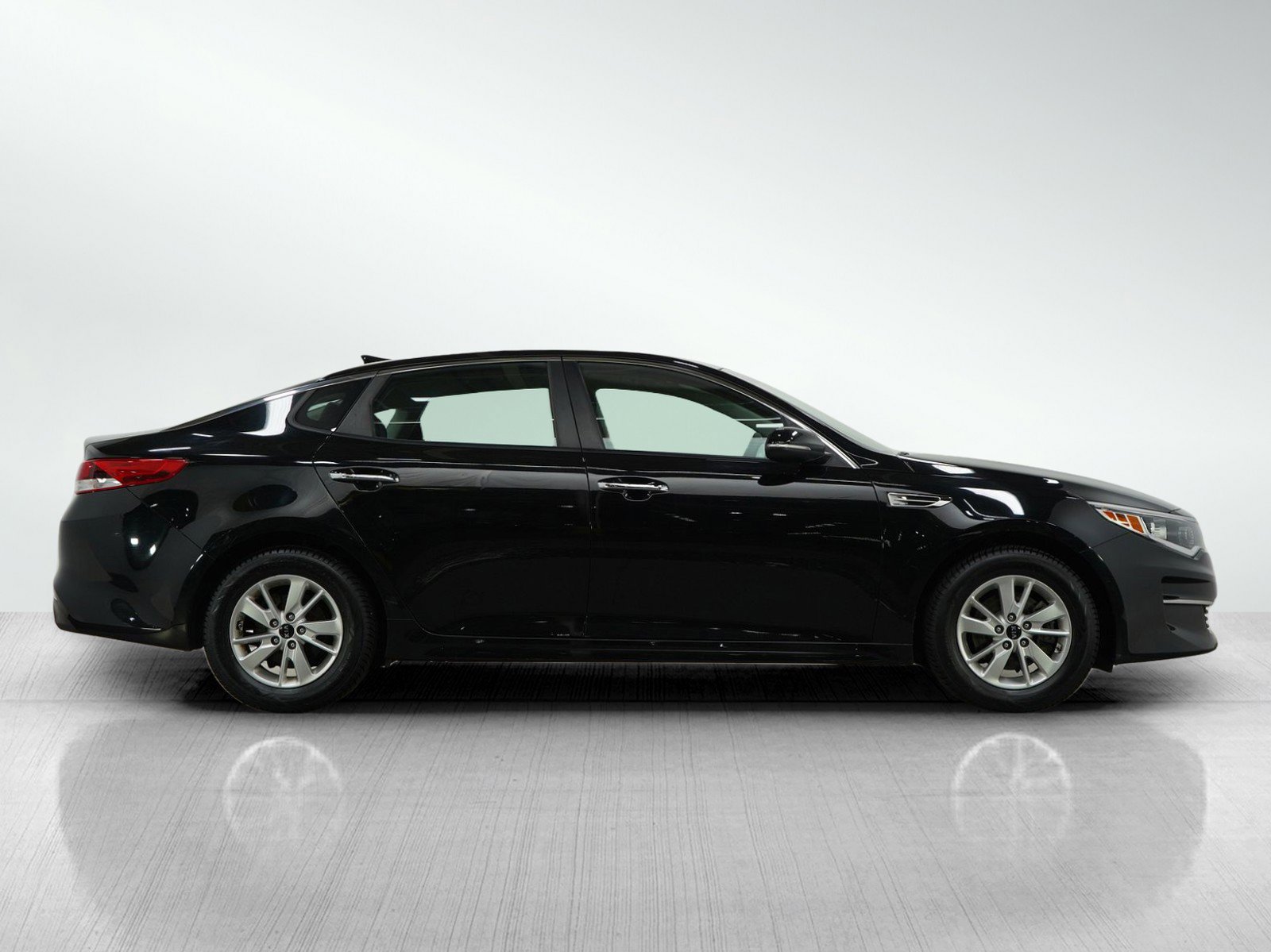2016 Kia Optima LX photo 4
