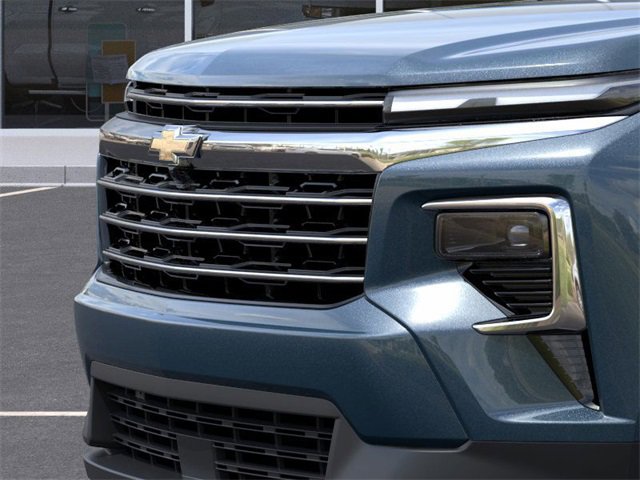 2025 Chevrolet Traverse photo 13