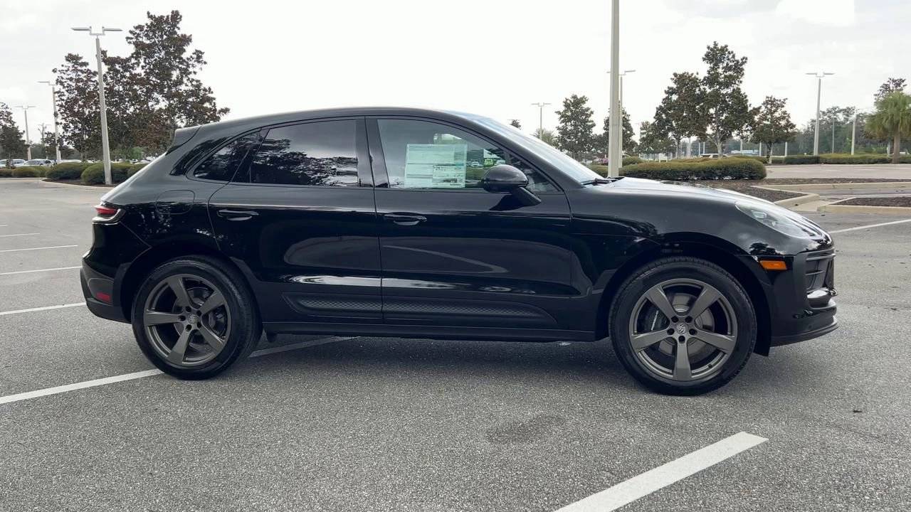 2026 Porsche Macan Base photo 9