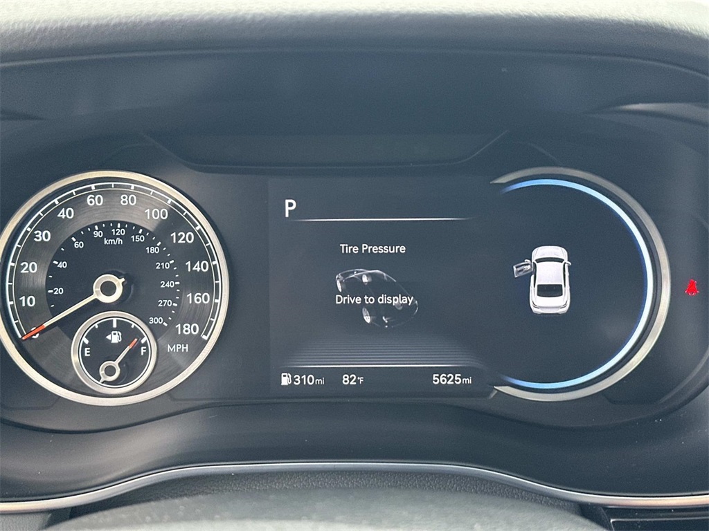 2025 Genesis G70 2.5T photo 25