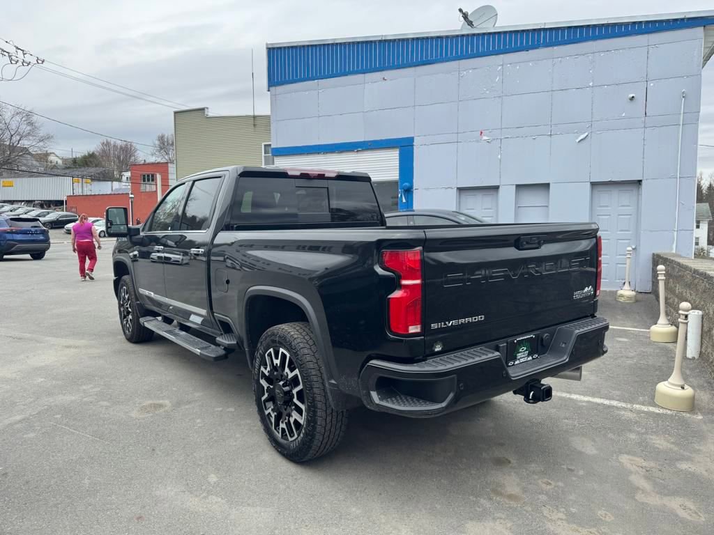 2025 Chevrolet Silverado 2500HD High Country photo 7
