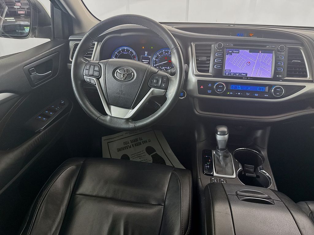 2015 Toyota Highlander Base Hybrid photo 23