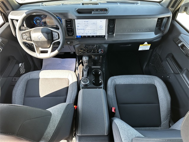 2025 Ford Bronco Base photo 12