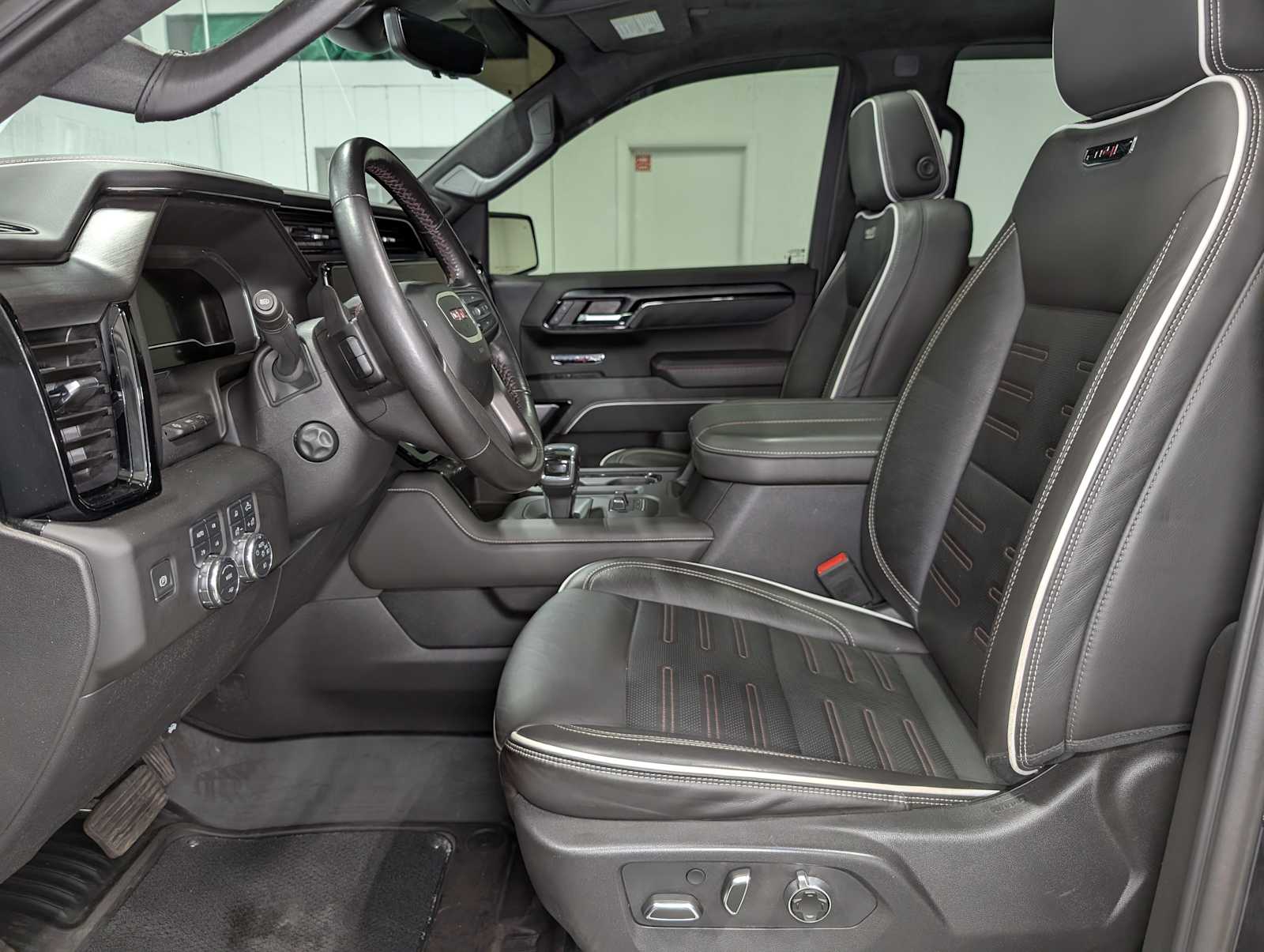 2024 Gmc Sierra 1500 AT4X photo 4