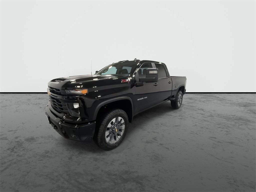 2025 Chevrolet Silverado 2500HD Custom photo 4