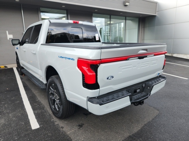 2024 Ford F-150 Lightning Lariat photo 4