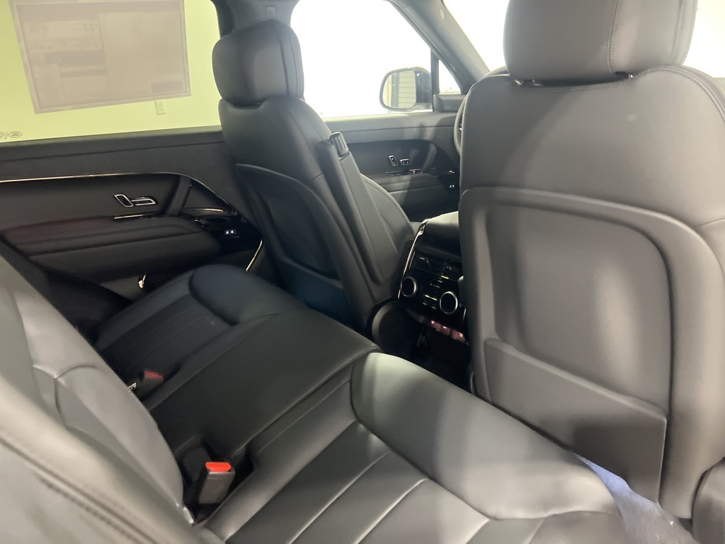 2025 Land Rover Range Rover Sport SE photo 25