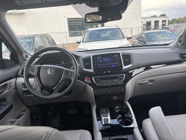 2017 Honda Pilot Touring photo 23