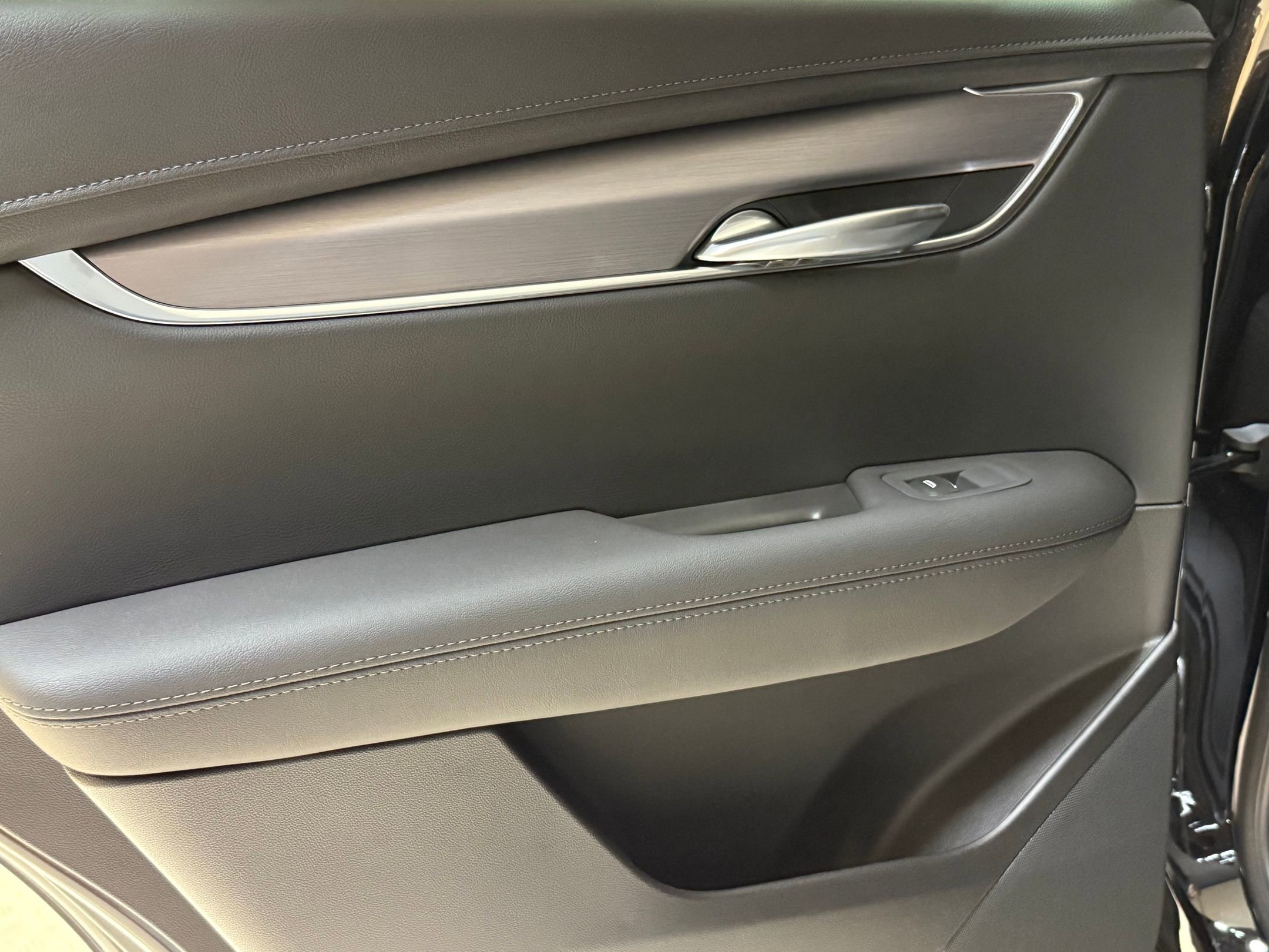 2025 Cadillac XT5 Luxury photo 36