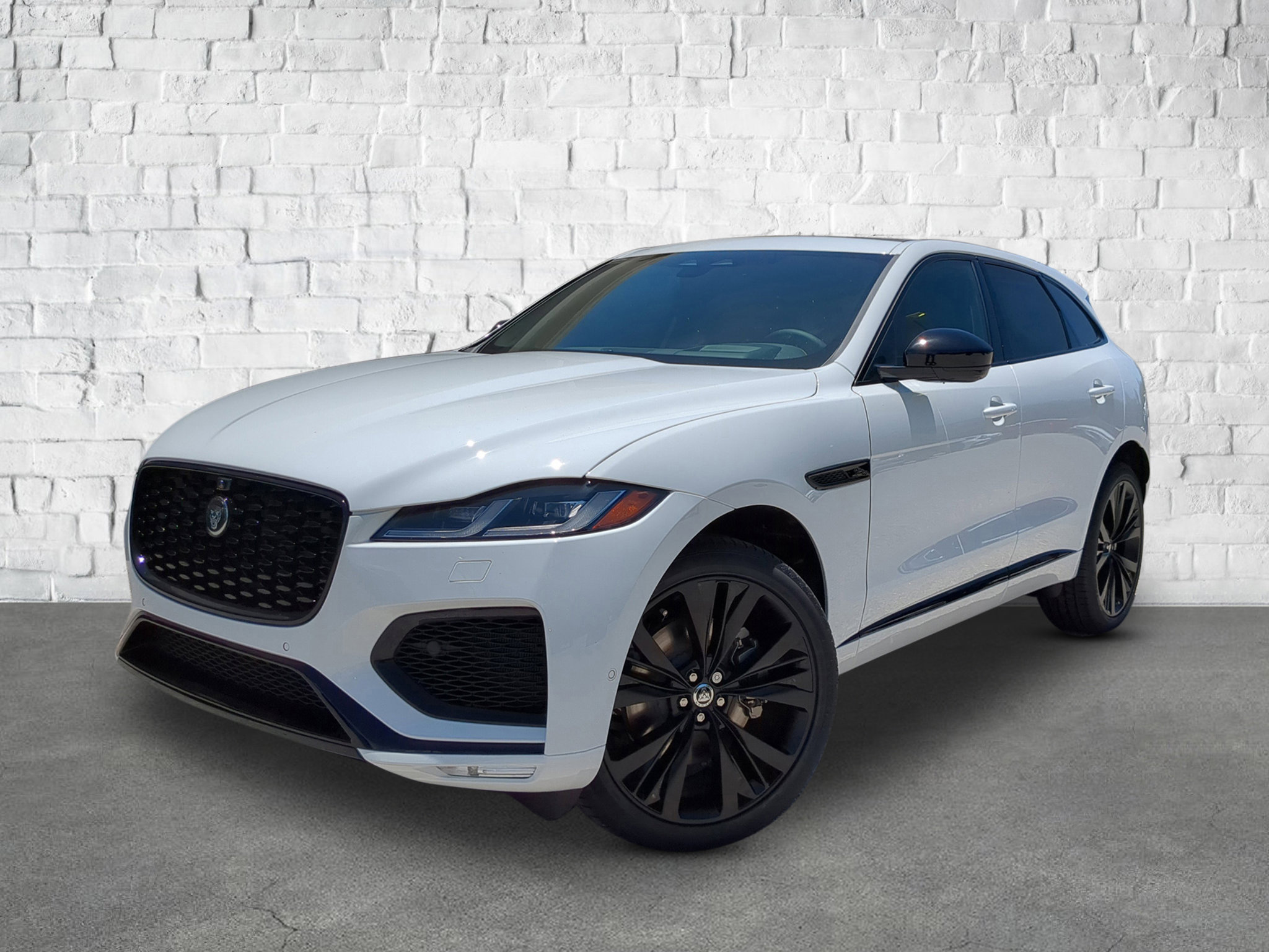 2026 Jaguar F-PACE P400 R-Dynamic S photo 3