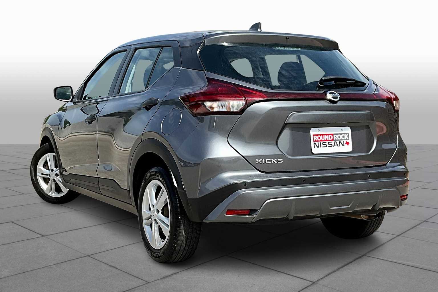 2021 Nissan Kicks S photo 11