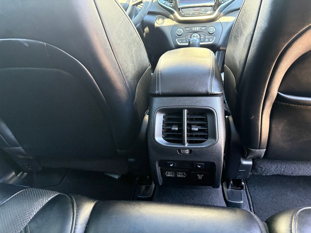 2022 Jeep Cherokee Limited photo 22