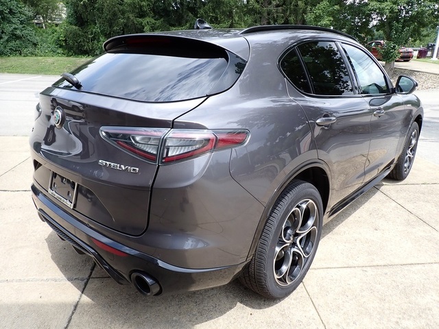 2025 Alfa Romeo Stelvio Sprint Base photo 5