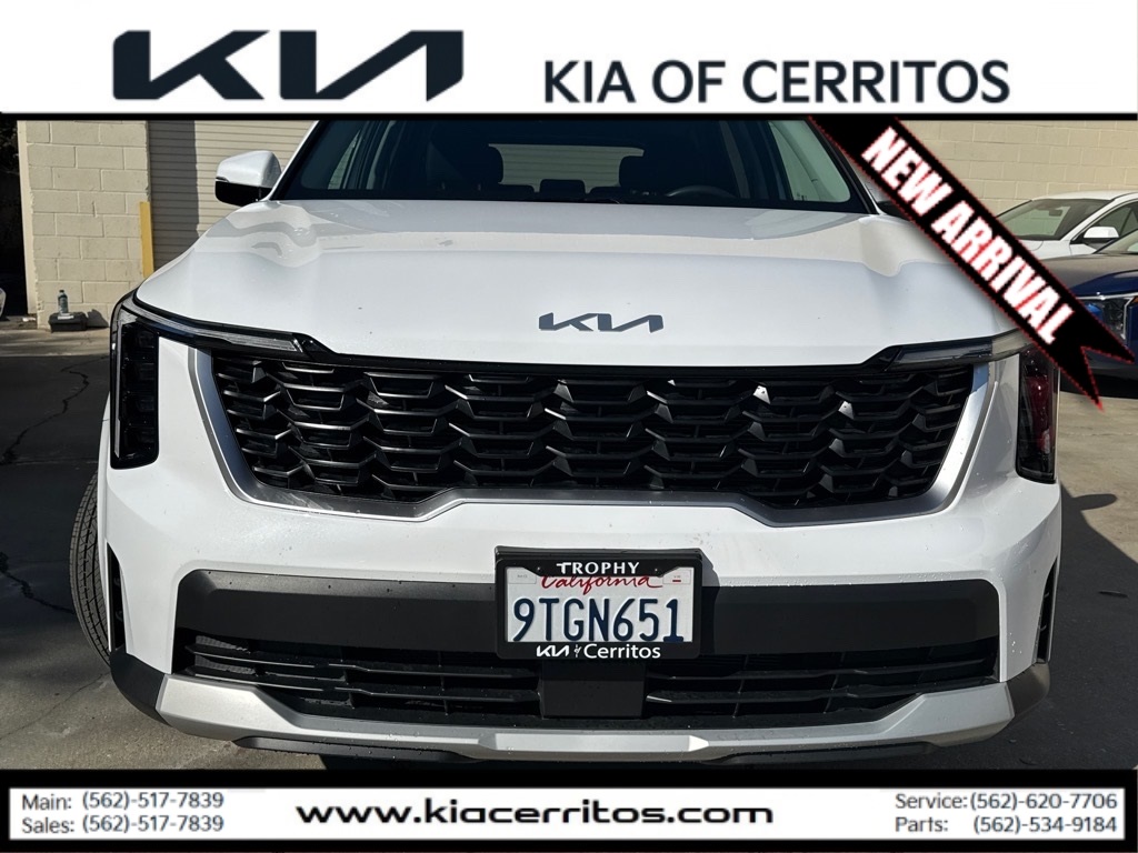 2025 Kia Sorento LX photo 2
