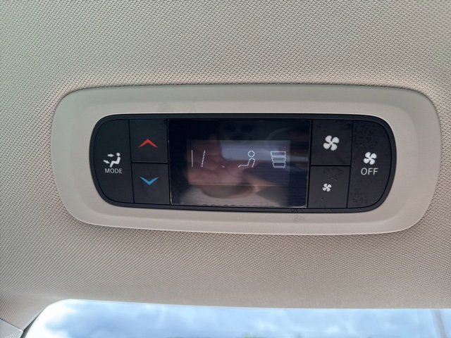 2023 Chrysler Voyager LX photo 34
