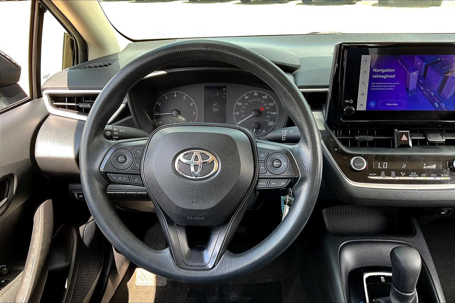2023 Toyota Corolla LE photo 5