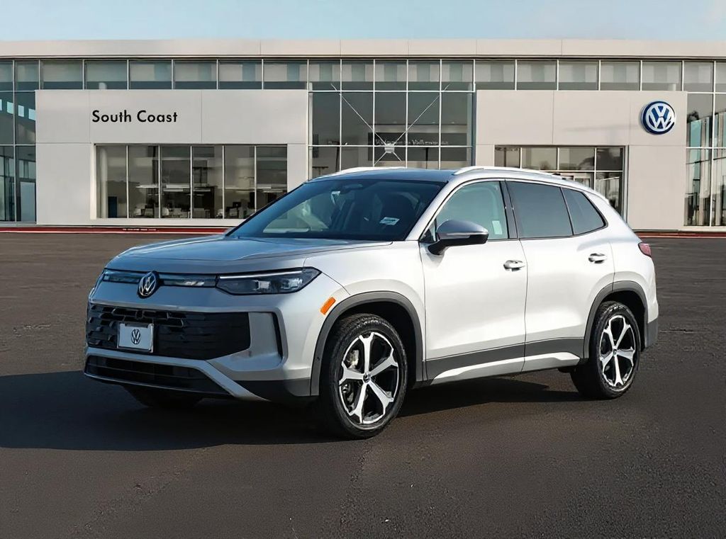 2026 Volkswagen Tiguan SE's photo