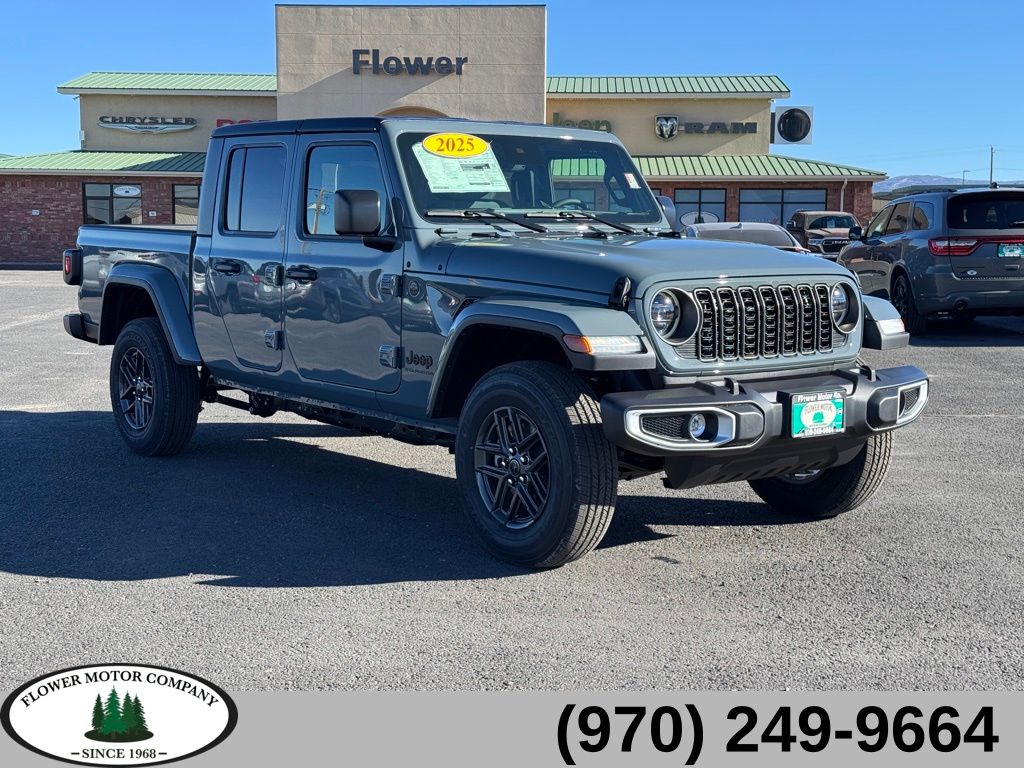 2025 Jeep Gladiator Sport S's photo