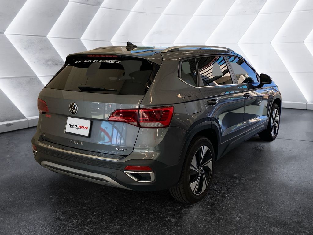 2024 Volkswagen Taos SE photo 4