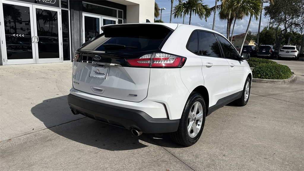 2020 Ford Edge SE photo 3