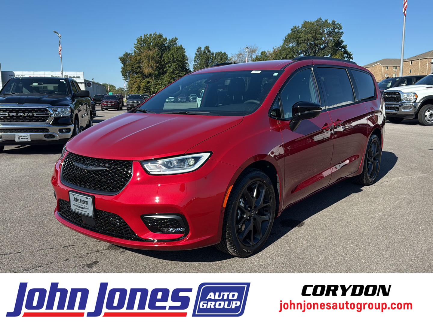 2026 Chrysler Pacifica Select's photo