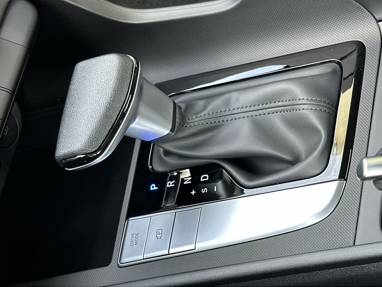 2025 Hyundai Elantra SE photo 19