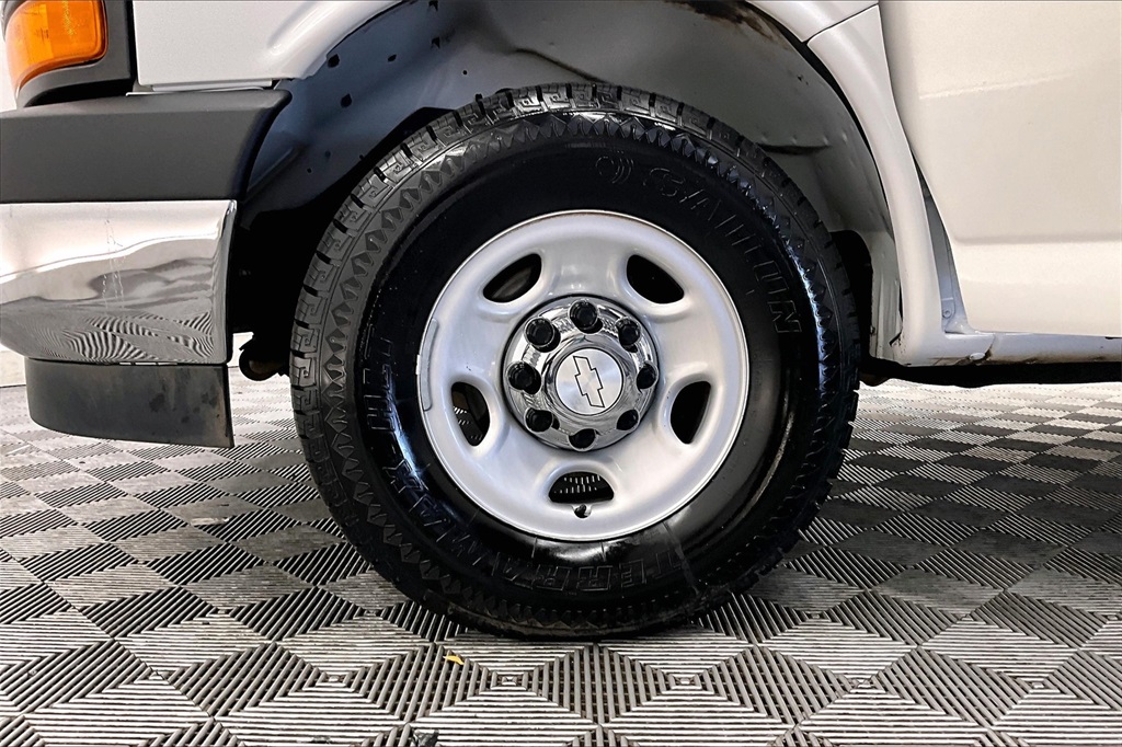 2020 Chevrolet Express 2500 LT photo 7