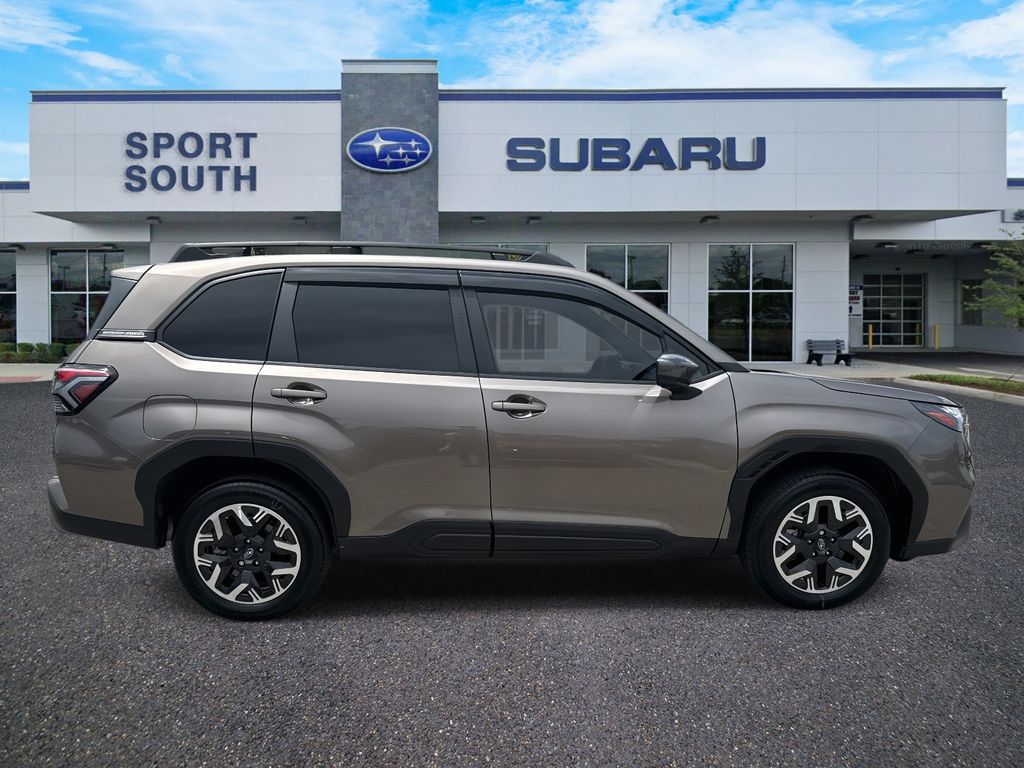 2025 Subaru Forester Premium photo 2