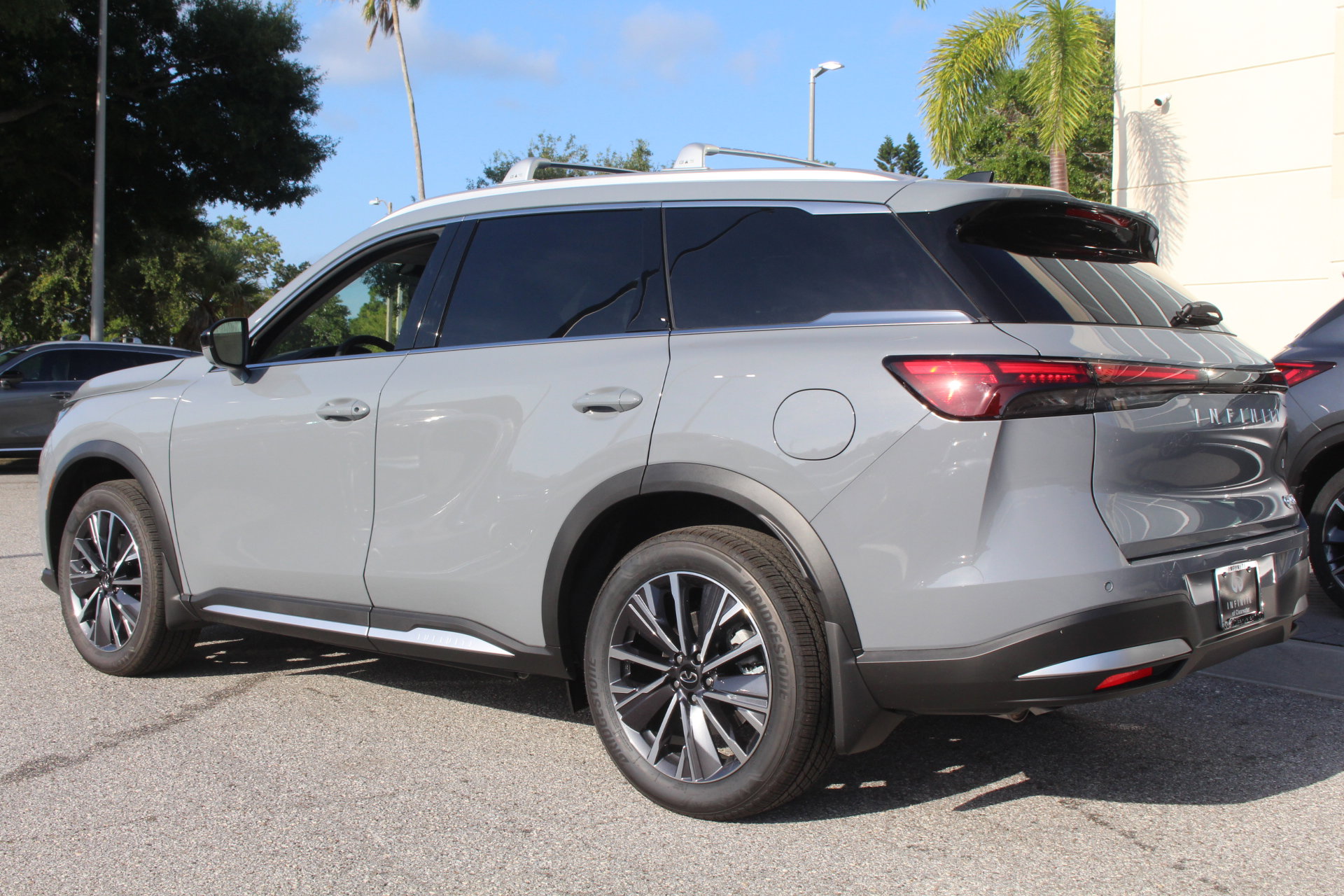 2026 Infiniti QX60 Luxe photo 3