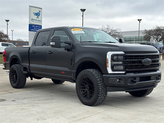 2025 Ford F-250 Super Duty Platinum's photo