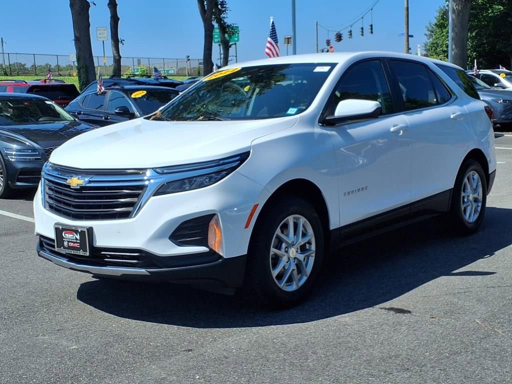 2022 Chevrolet Equinox LT photo 3