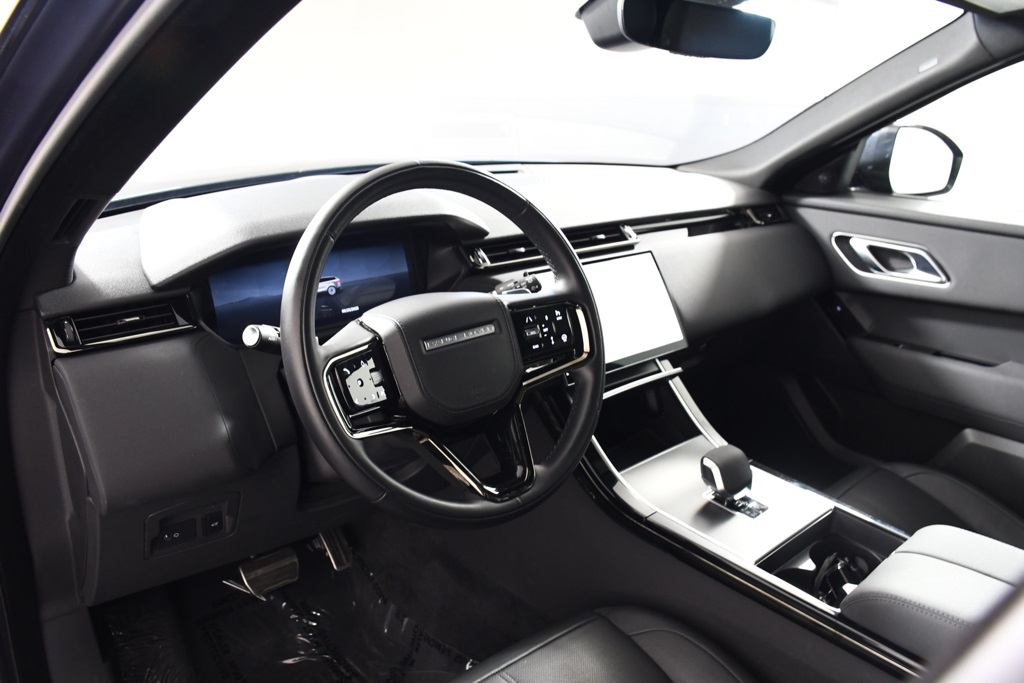 2025 Land Rover Range Rover Velar SE photo 10
