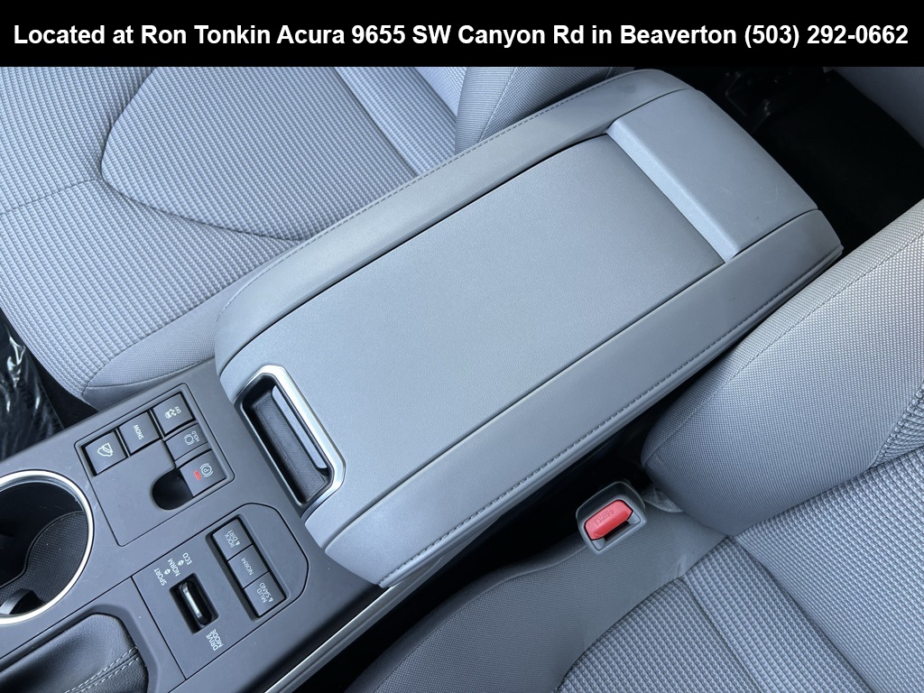 2023 Toyota Highlander L photo 22