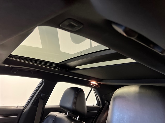 2018 Chrysler 300 S photo 24