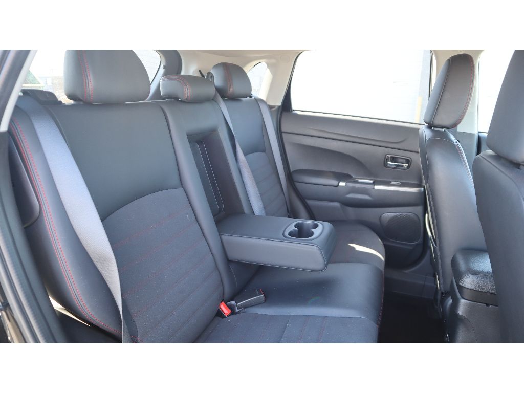 2024 Mitsubishi Outlander Sport ES photo 17